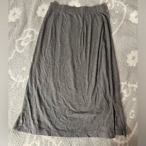 Women’s encircled stretchy striped grey midi skirt with slit size extra small